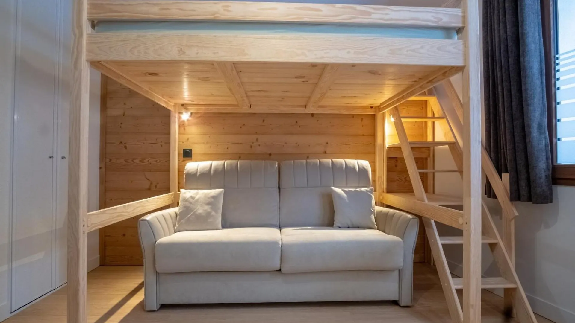 Studio Viso - Welkeys Apartment Huez 0*,  France